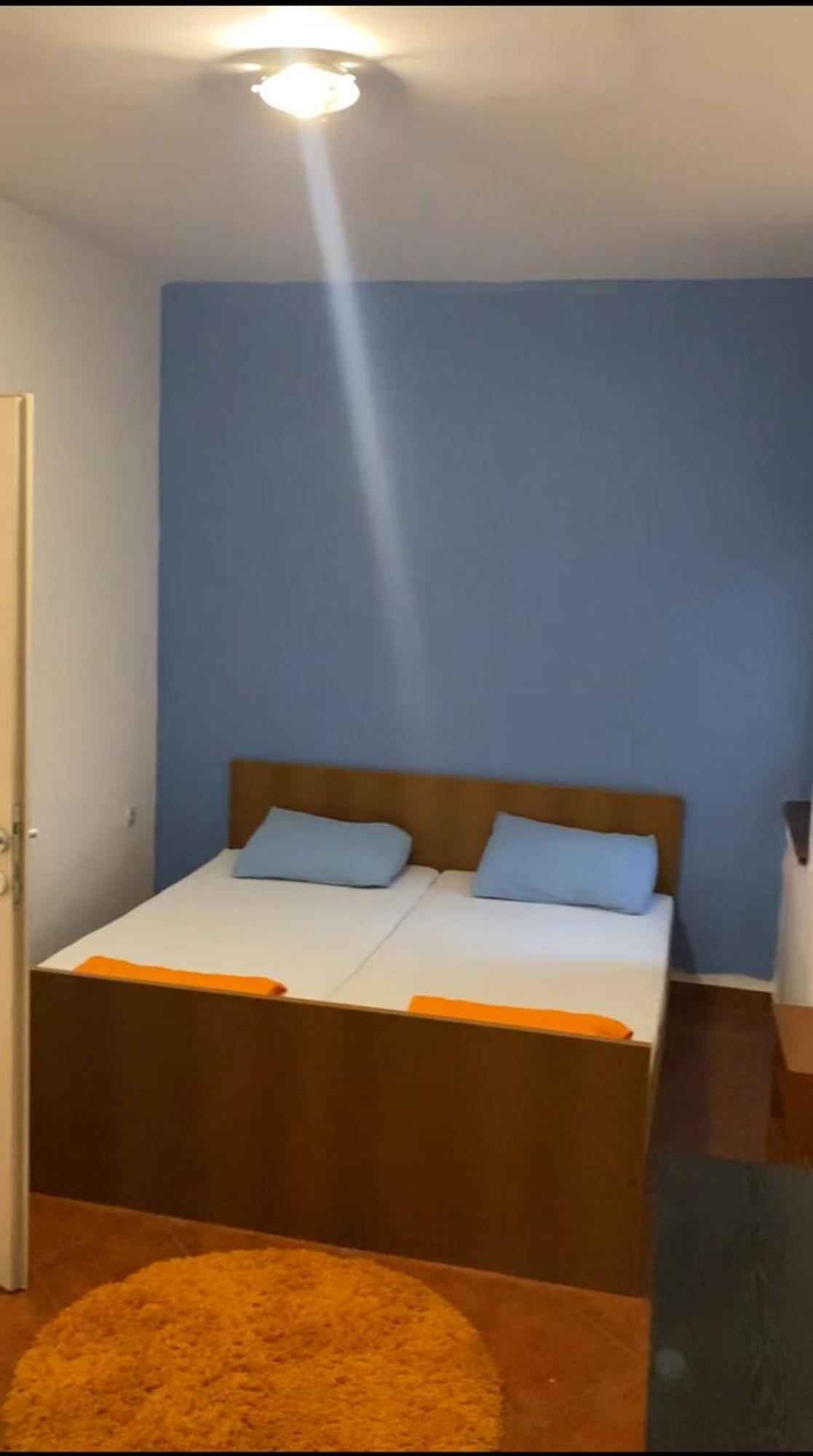 Blue Orange Hostel Skopje Bagian luar foto